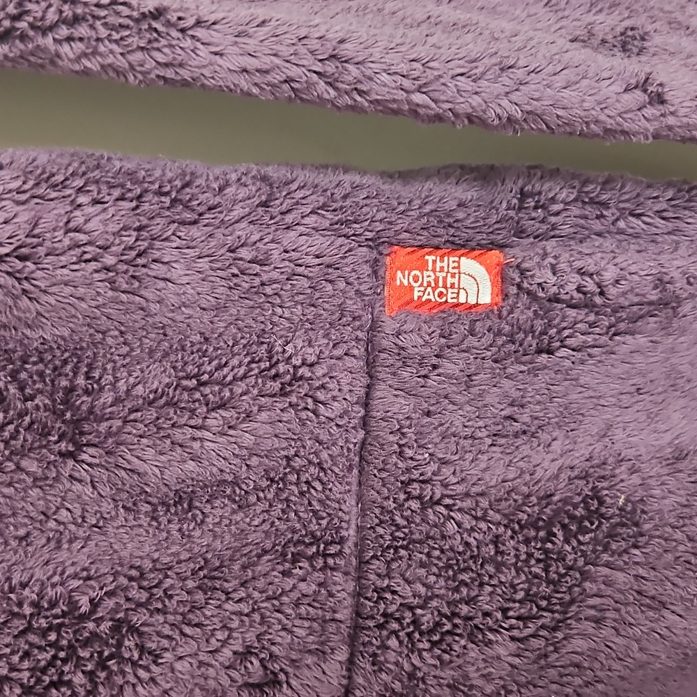The North Face Purple Fleece Sweatshirt - Picture 3 of 11